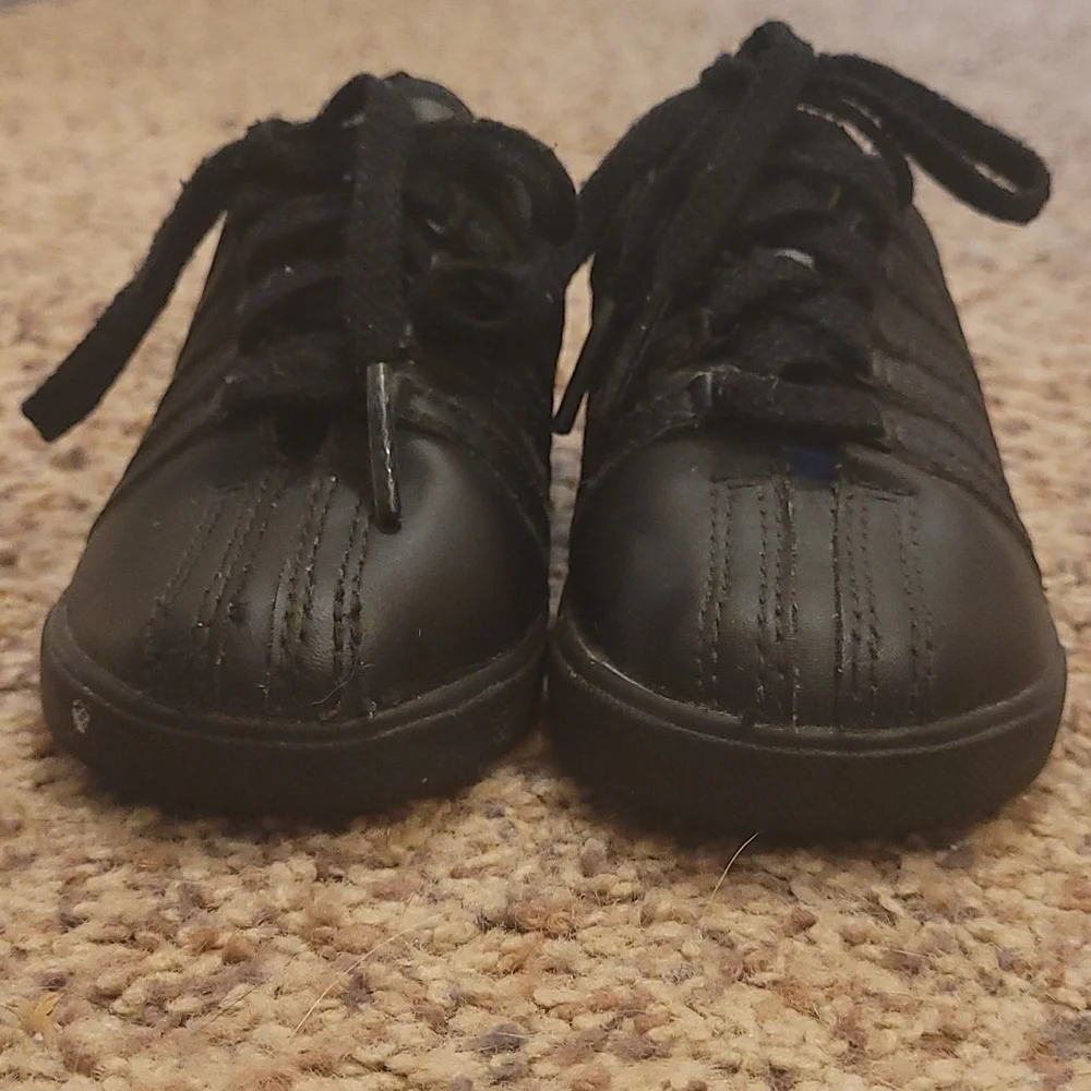 K-swiss black tennis shoes Infant 7